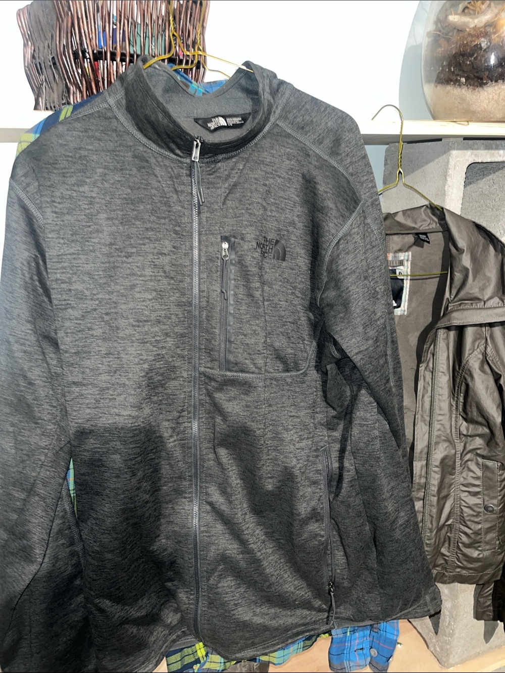 The North Face Men's Lightweight Full-Zip Jacket in Charcoal Gray
